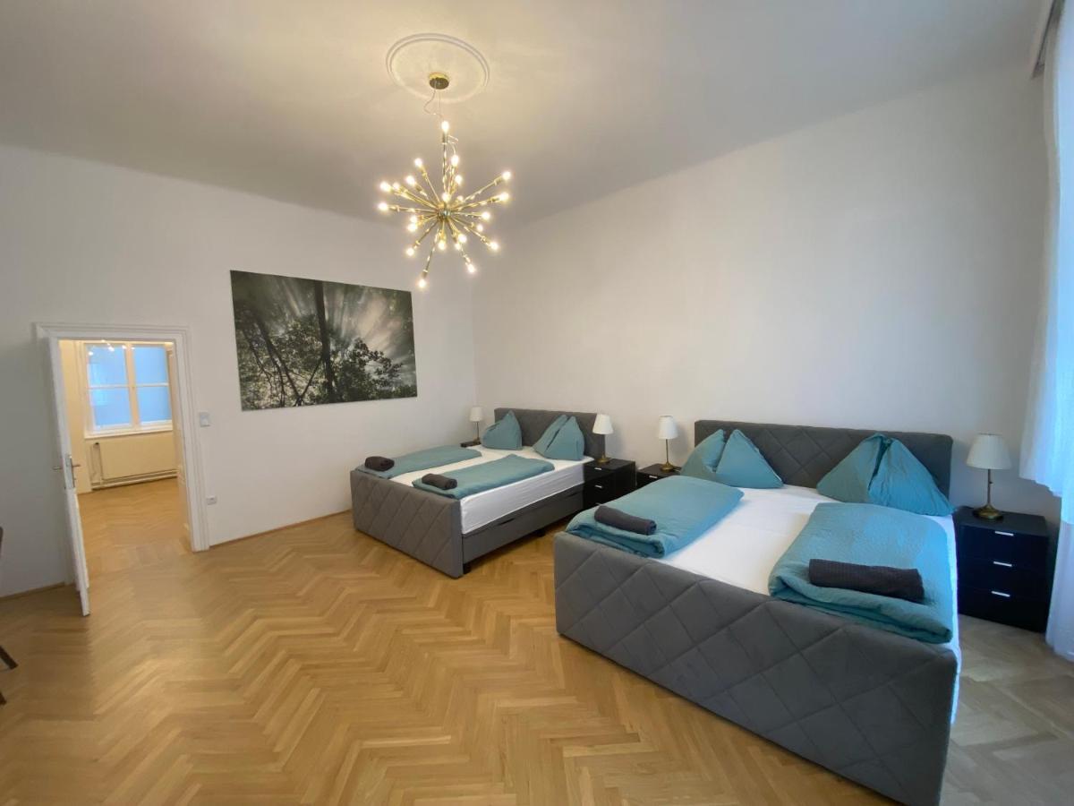 Apartments Opera Wina Bagian luar foto